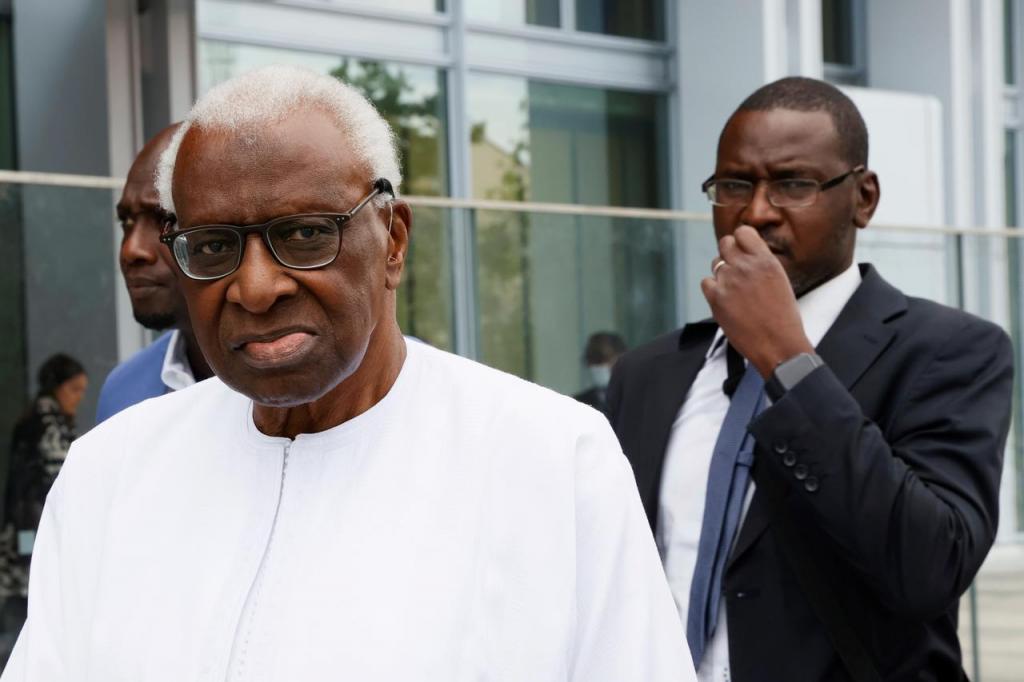 Bloqué en France depuis 2015 : Lamine Diack « de retour au Sénégal ce dimanche »