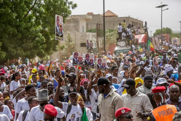 Tournée économique: Voici les images de l’arrivée de Macky Sall à Fatick