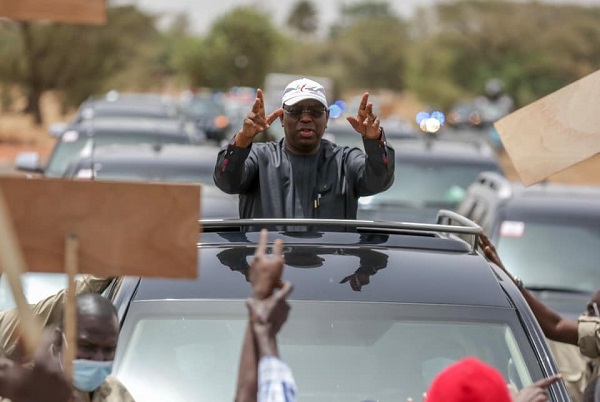 Tournée économique: Voici les images de l’arrivée de Macky Sall à Fatick