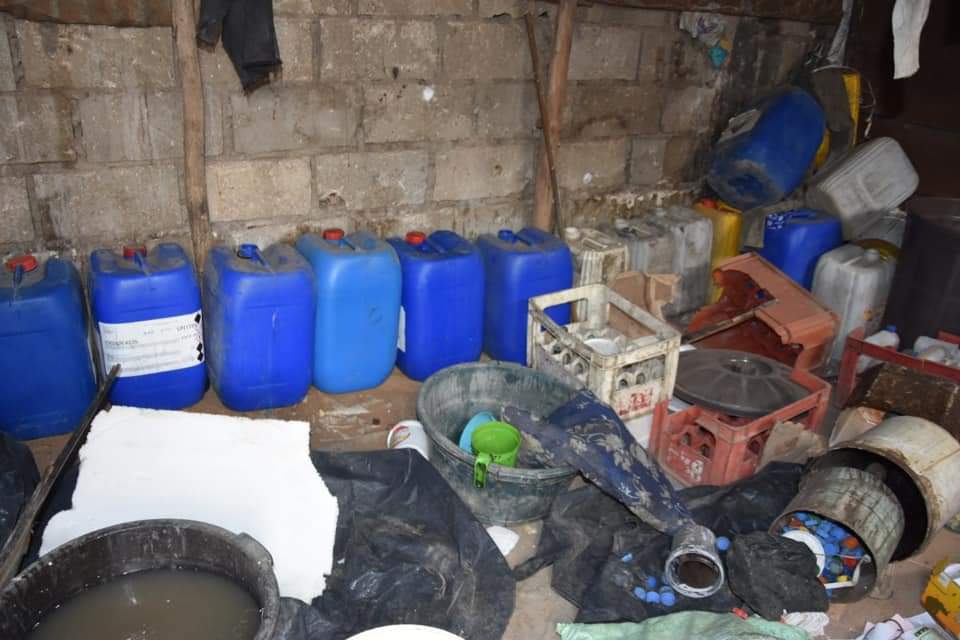 LA GENDARMERIE EFFECTUE UNE RAZZIA À OUAKAM : PLUS DE 800 ARRESTATIONS, DROGUE ET ARMES BLANCHES SAISIES