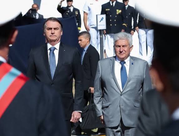 Au Brésil, Jair Bolsonaro hospitalisé pour une occlusion intestinale