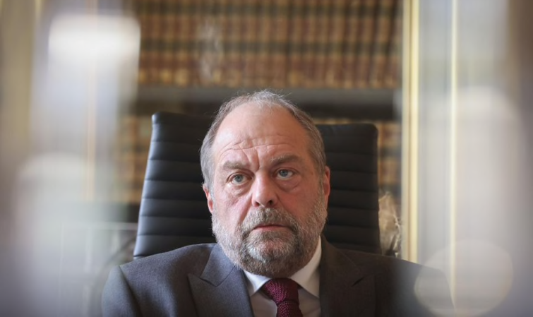 LE MINISTRE DE LA JUSTICE FRANÇAIS MIS EN EXAMEN