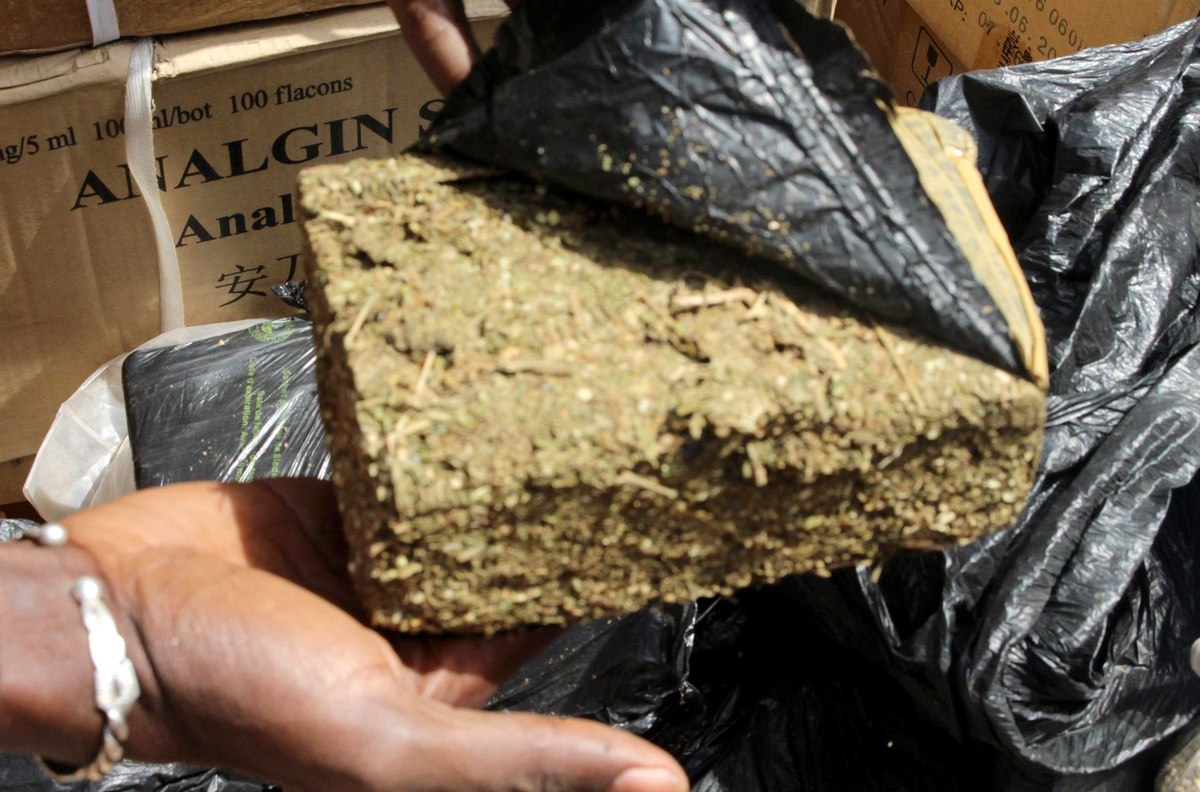 Trafic de drogue : 2 dealers cernés par la police avec 4,5 kg