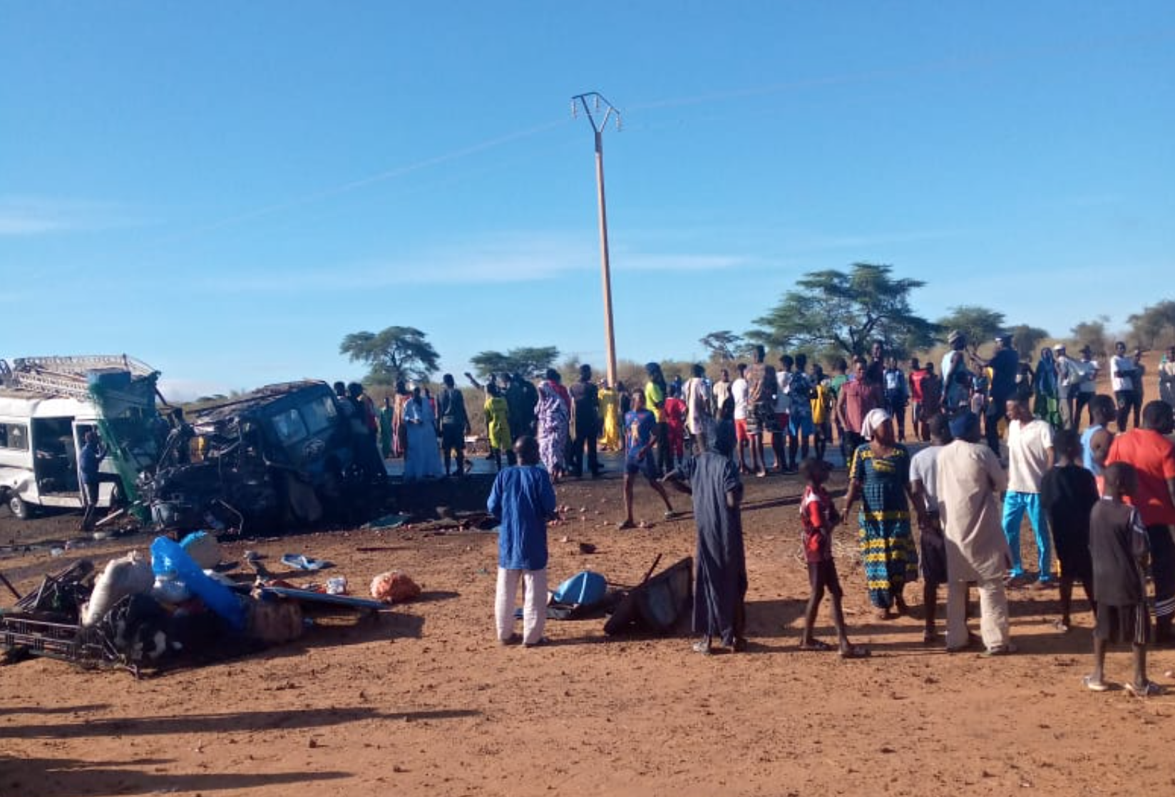 [Photos-Vidéo] Podor : Une collision entre un minicar et un Ndiaga Ndiaye fait 11 morts