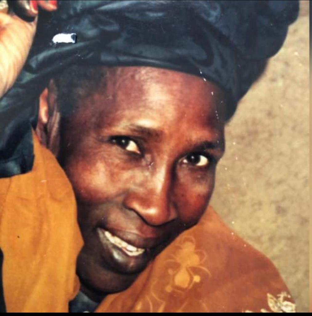 Grosse perte pour la "Reine du page tissé"- Collé Ardo Sow a perdu sa maman