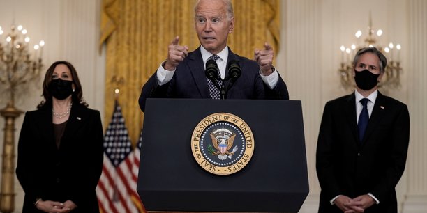 Afghanistan: Biden s'engage à "mobiliser toutes les ressources" pour évacuer les Américains