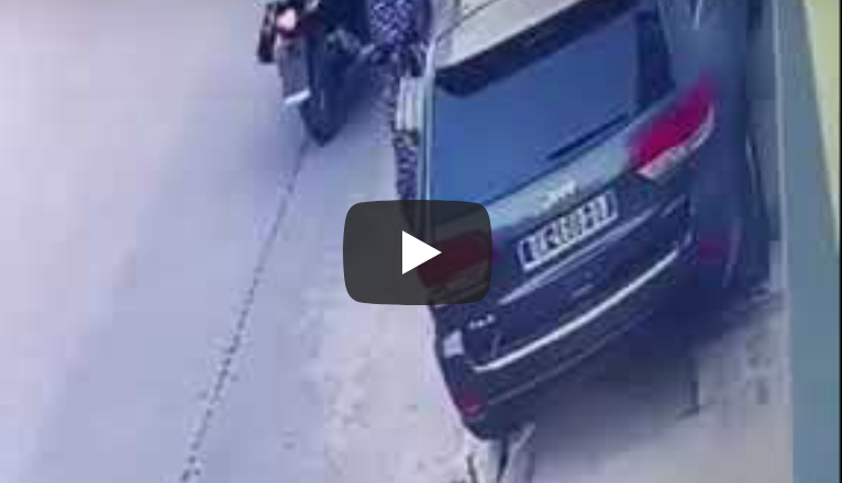 A bord d'un scooter, deux quidams agressent une fille et lui volent son portable