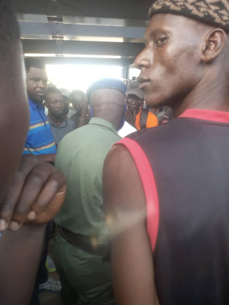 URGENT- La gendarmerie débarque et somme aux grévistes de la faim de l'ATE de... vider les lieux 