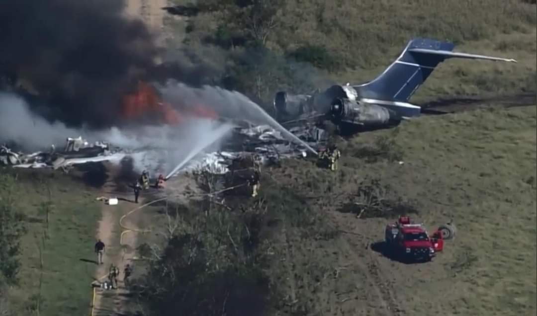 ​Crash aux  États-Unis- Un avion s’écrase au Texas avec vingt et un passagers à son bord, tous s’en sortent..