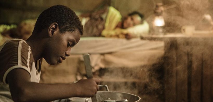 Fespaco: l’Etalon d’or de Yennenga décerné au Somalien Khadar Ahmed pour son long-métrage «La femme du fossoyeur»