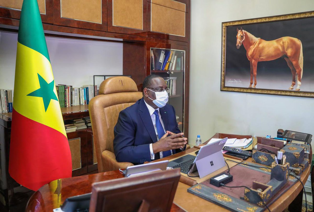 Le prix Goncourt attribué à Mohamed Mbougar Sarr- Macky réagit !