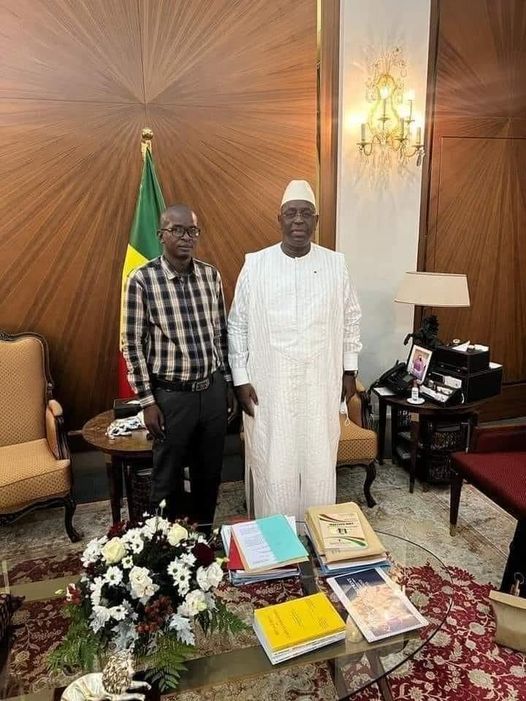 ​Djibril Ngom reçu en grande pompe  à la Présidence de la République – Macky Sall fait-il ainsi l’apologie de la  trahison ?