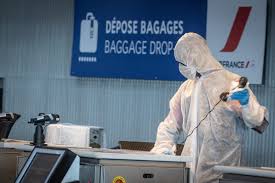 Covid: face à Omicron, la France va durcir les contrôles avec le Royaume-Uni
