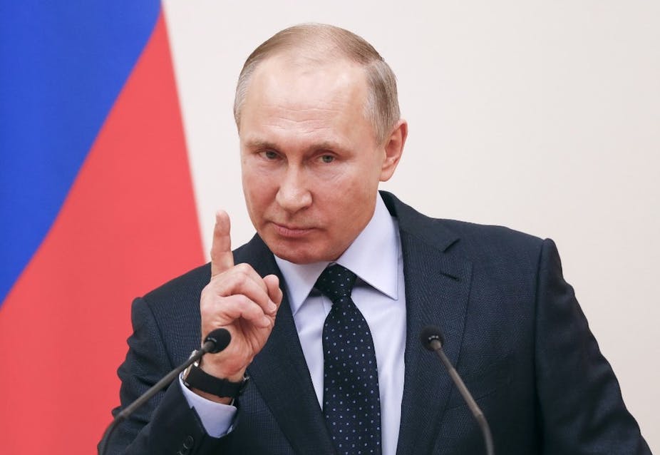 Vladimir Poutine menace l'Occident de représailles si...