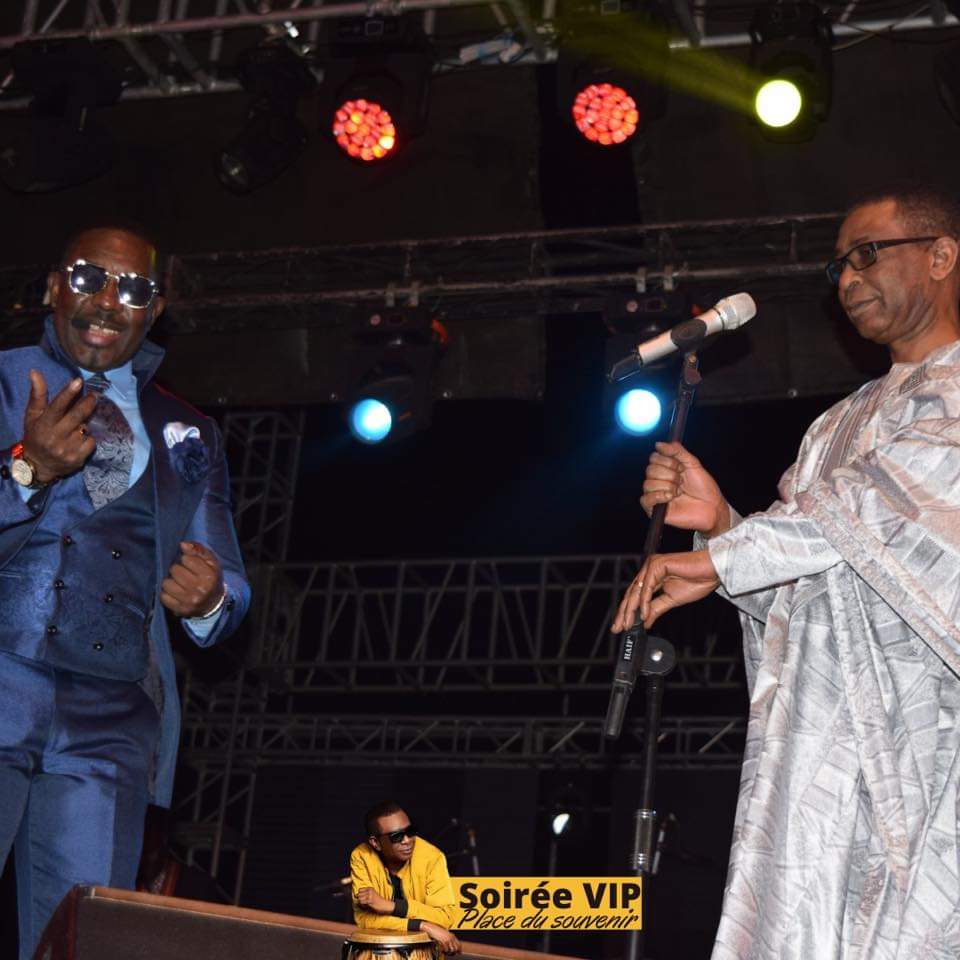 " NOËL À DAKAR"-  Youssou Ndour électrise la foule de la Place du Souvenir