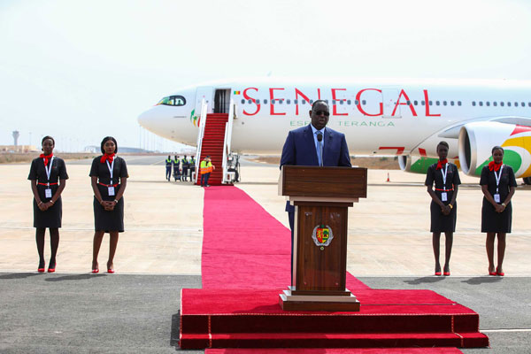 Qualité du service de la compagnie aérienne – Sall air de mise en garde : Macky au Dg d’Air Sénégal : «La ponctualité des vols et la qualité du service doivent être de mise»