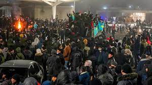Emeutes au Kazakhstan : des dizaines de manifestants tués par la police