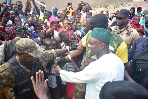 Ousmane Sonko à l'UCAD: Son véhicule caillassé