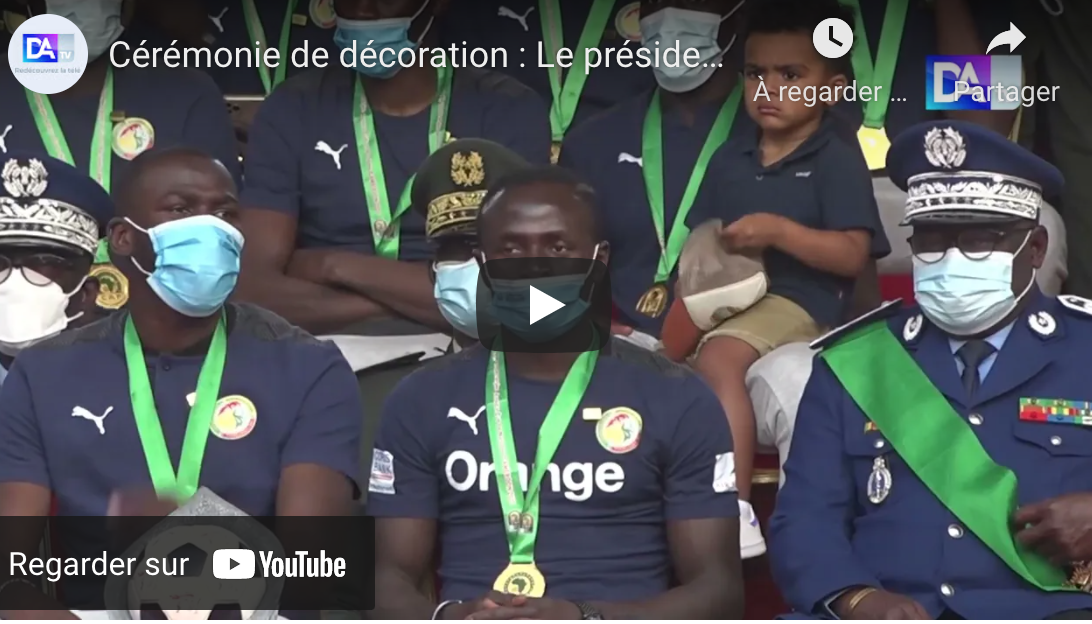 Cérémonie de décoration : Macky Sall rend un bel hommage à Sadio Mané et Aliou Cissé.