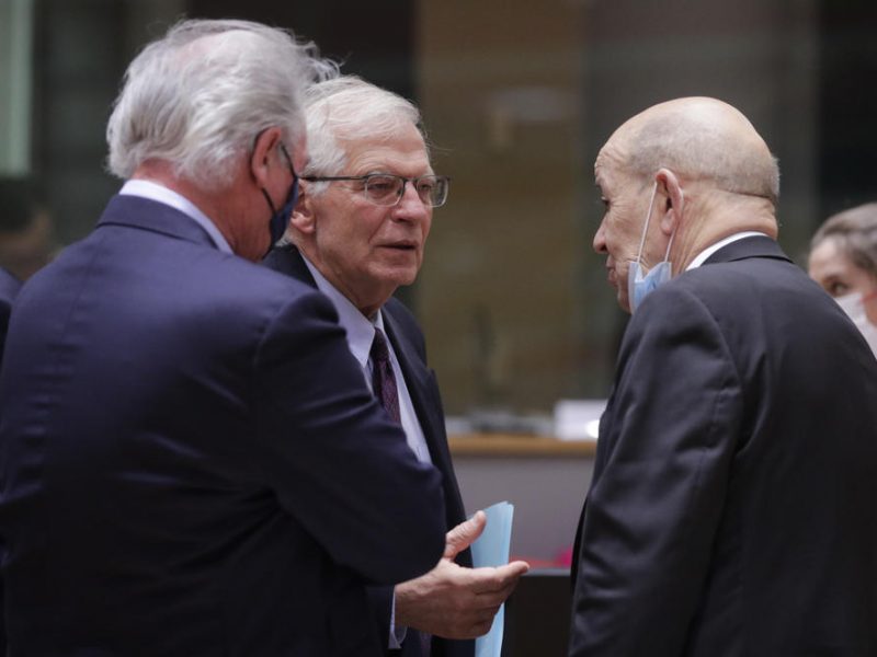 Les ministres des Affaires étrangères de l'UE adoptent des sanctions contre la Russie Les ministres des Affaires étrangères de l'UE adoptent des sanctions contre la Russie