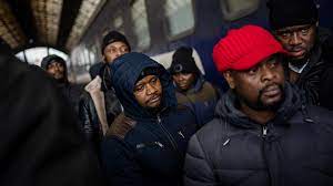 Guerre en Ukraine : des réfugiés africains bloqués aux frontières se disent être victimes de racisme