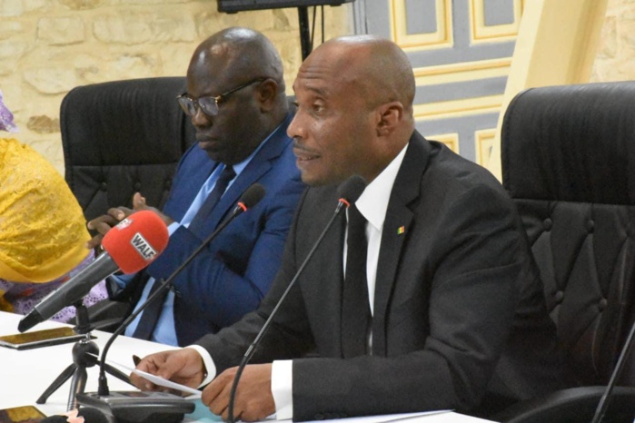 Barthélémy Dias « sans masque » : « Dakar ne souffre pas d’anonymat! À Diamniadio, il n’y aura que des résolutions. Ils font du mannequinat. Je leur donne rendez-vous au conseil mondial de l’économie solidaire ou aux jeux olympiques… »