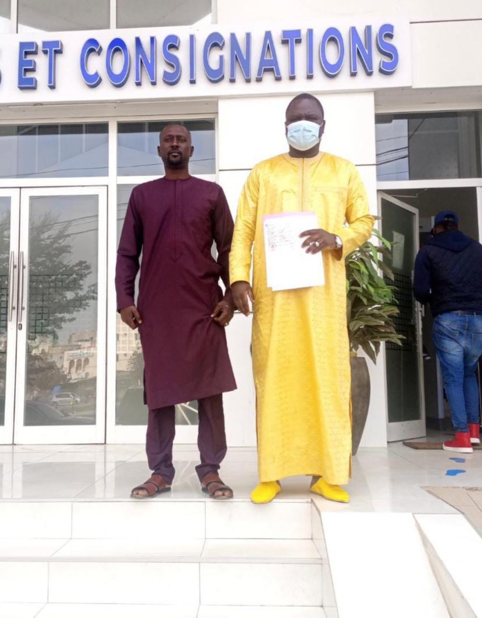 Législatives 2022 : La coalition Yewwi Askan Wi a déposé sa caution ce mercredi Législatives 2022 : La coalition Yewwi Askan Wi a déposé sa caution ce mercredi