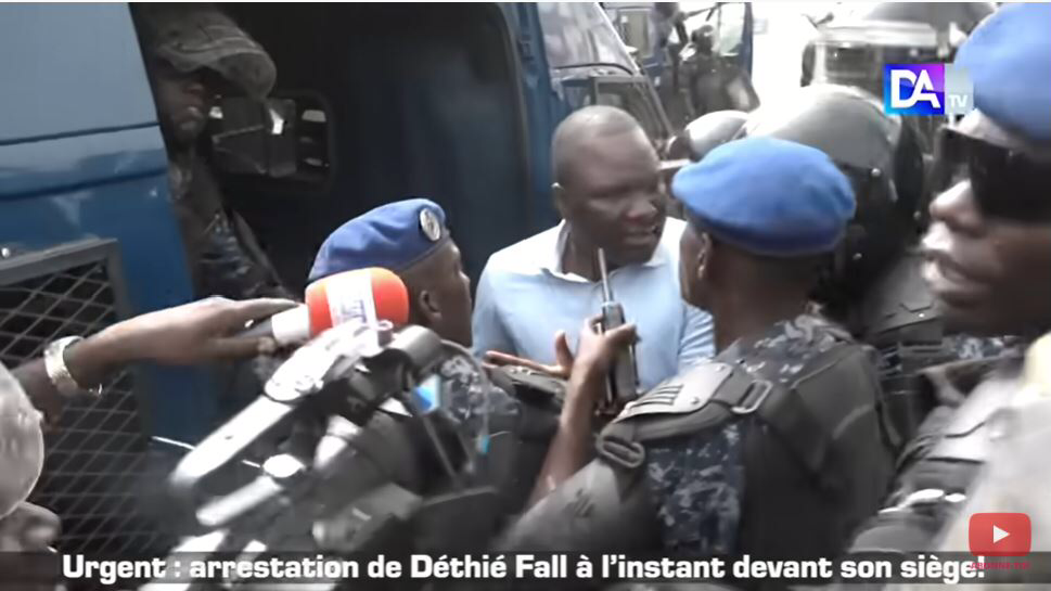 Tribunal de Dakar: « j’ai été enlevé par la gendarmerie (…) je suis député mais je ne sais pas si je suis fier de l’être ou pas. » (Déthié Fall).