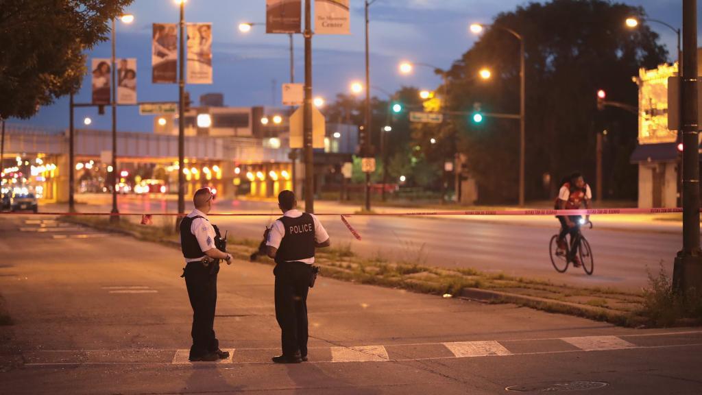 États-Unis : au moins six morts et 26 blessés dans une fusillade lors d'un défilé du 4-Juillet