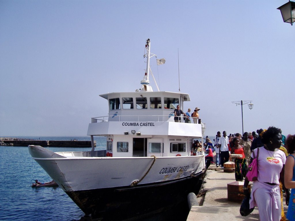 ​Mauvaise desserte maritime de l'île de Gorée,  deux des trois chaloupes en panne, risque de naufrage...La Direction du Port autonome de Dakar à travers la Liaison Maritime Dakar-Gorée (LMDG) au banc des accusés