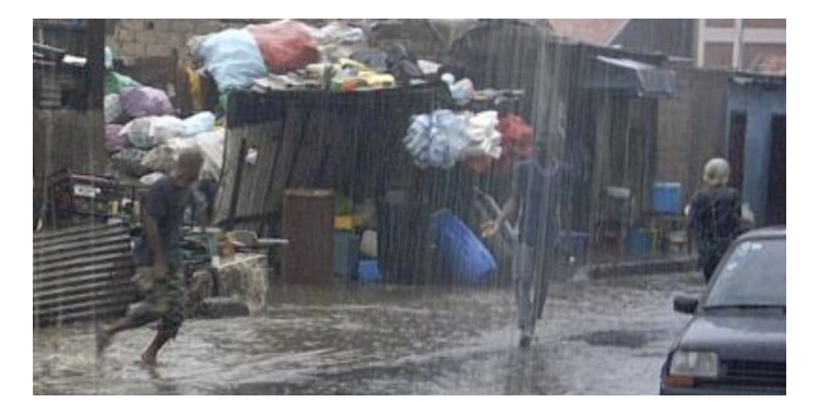 Pluie diluvienne à Dakar: les quartiers périphériques pataugent