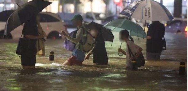 Séoul frappée par les pires inondations depuis 80 ans: des morts et des disparus