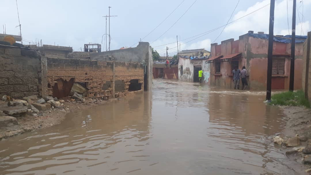 Inondations/Rufisque : des maisons englouties par les eaux.