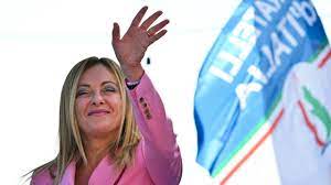  "Nous défendrons Dieu, la patrie et la famille" : Giorgia Meloni, favorite des élections en Italie