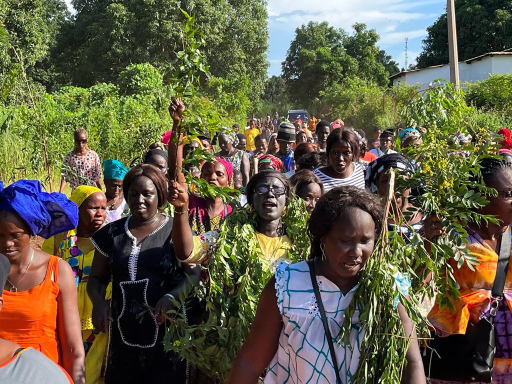 Niaguis déroule le tapis rouge pour son maire Victorine Anquediche NDEYE Niaguis déroule le tapis rouge pour son maire Victorine Anquediche NDEYE