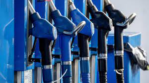 Pétrole : l'Opep+ baisse drastiquement ses quotas de production pour soutenir les prix