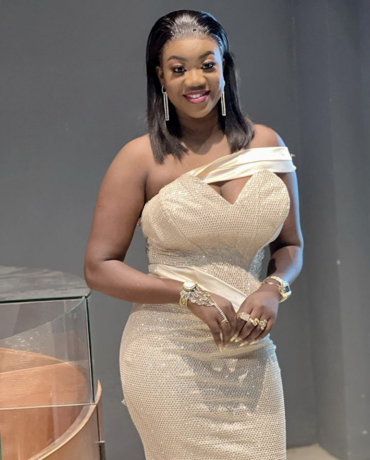 La "douce" animatrice Sophia Thiam de la 2stv