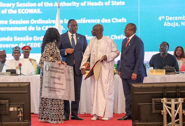 Prix Excellence de la Cedeao : Omar Pène primé à Abuja