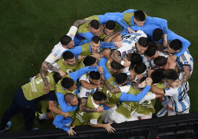 L'Argentine sort les Pays-Bas aux tirs au but et retrouvera la Croatie en demi-finale L'Argentine sort les Pays-Bas aux tirs au but et retrouvera la Croatie en demi-finale