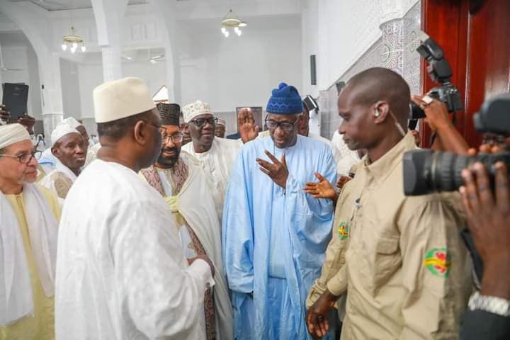 Le Chef de l’Etat Macky SALL a effectué la prière du vendredi à la  Grande Mosquée Thierno Mouhamadou Thierno Seydou BA de Bopp.