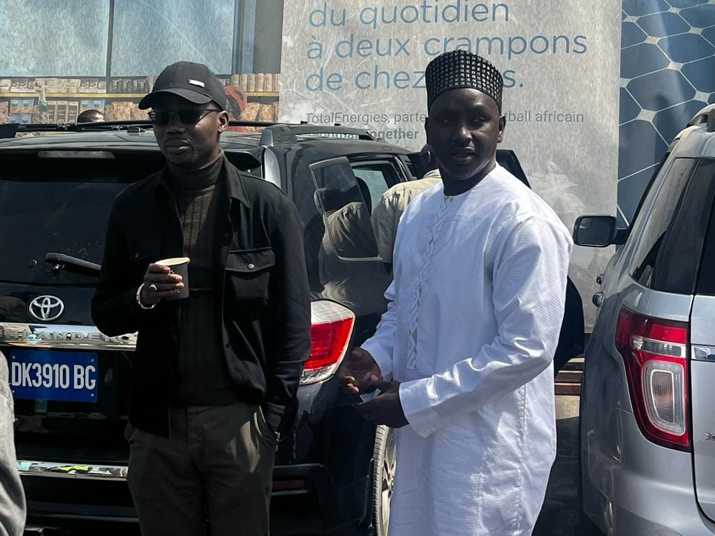 Meeting interdit-  La délégation  de Yewwi rallie de pied ferme Mbacké ... où un impressionnant dispositif sécuritaire veille au grain 