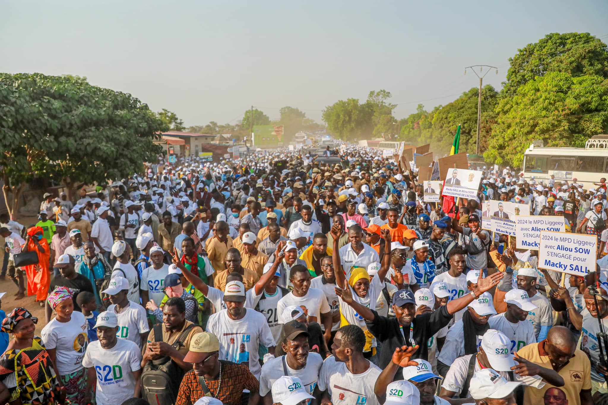 SEDHIOU- Bel accueil au Président Macky Sall  (IMAGES)