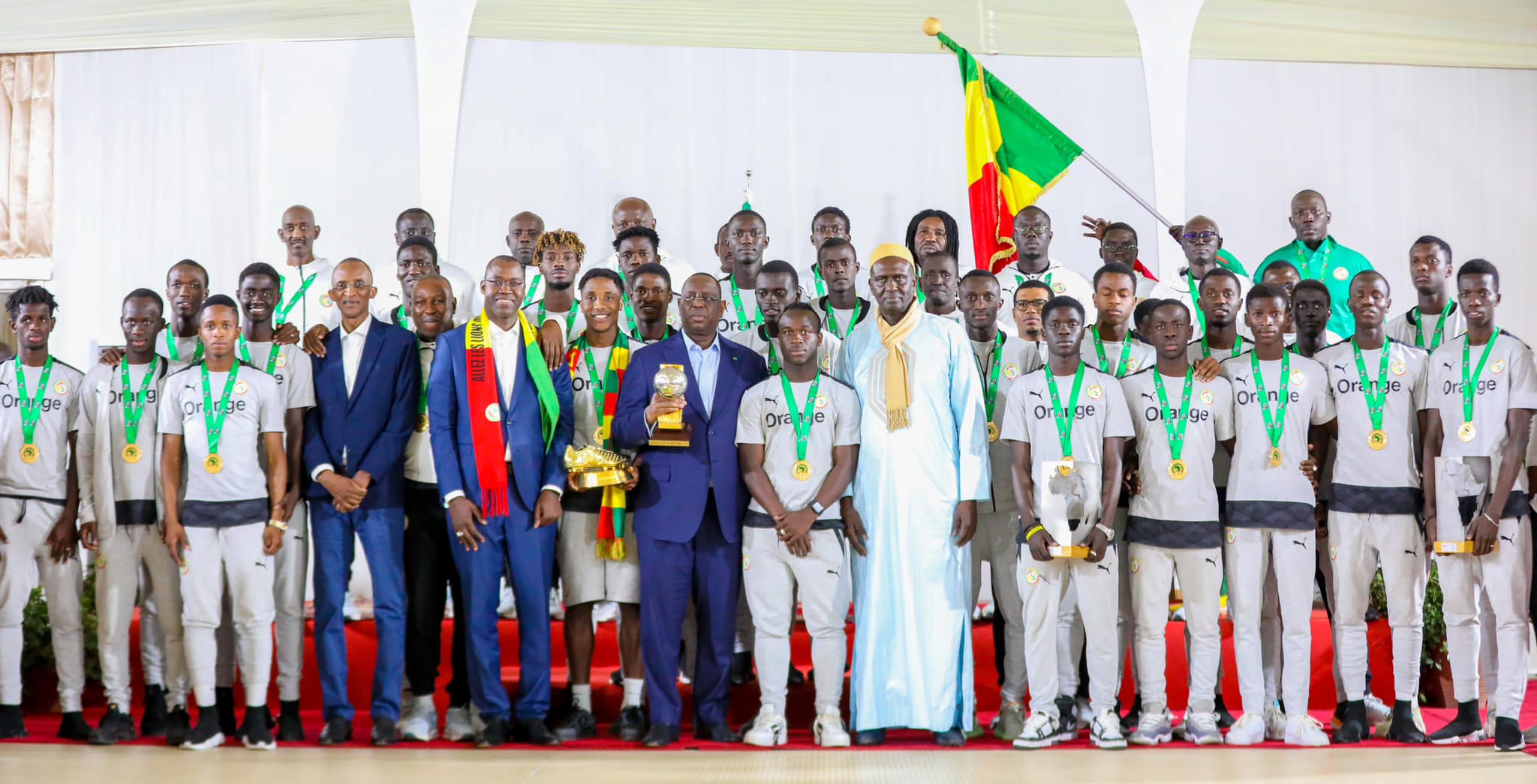  Macky Sall octroie une prime spéciale de 10 millions de francs CFA à chacun des vainqueurs de la CAN U20