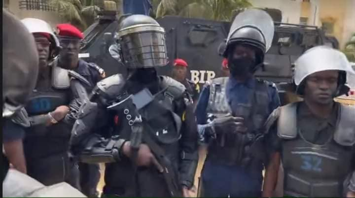  Les vraies raisons du quadrillage de la maison de l'opposant Ousmane Sonko