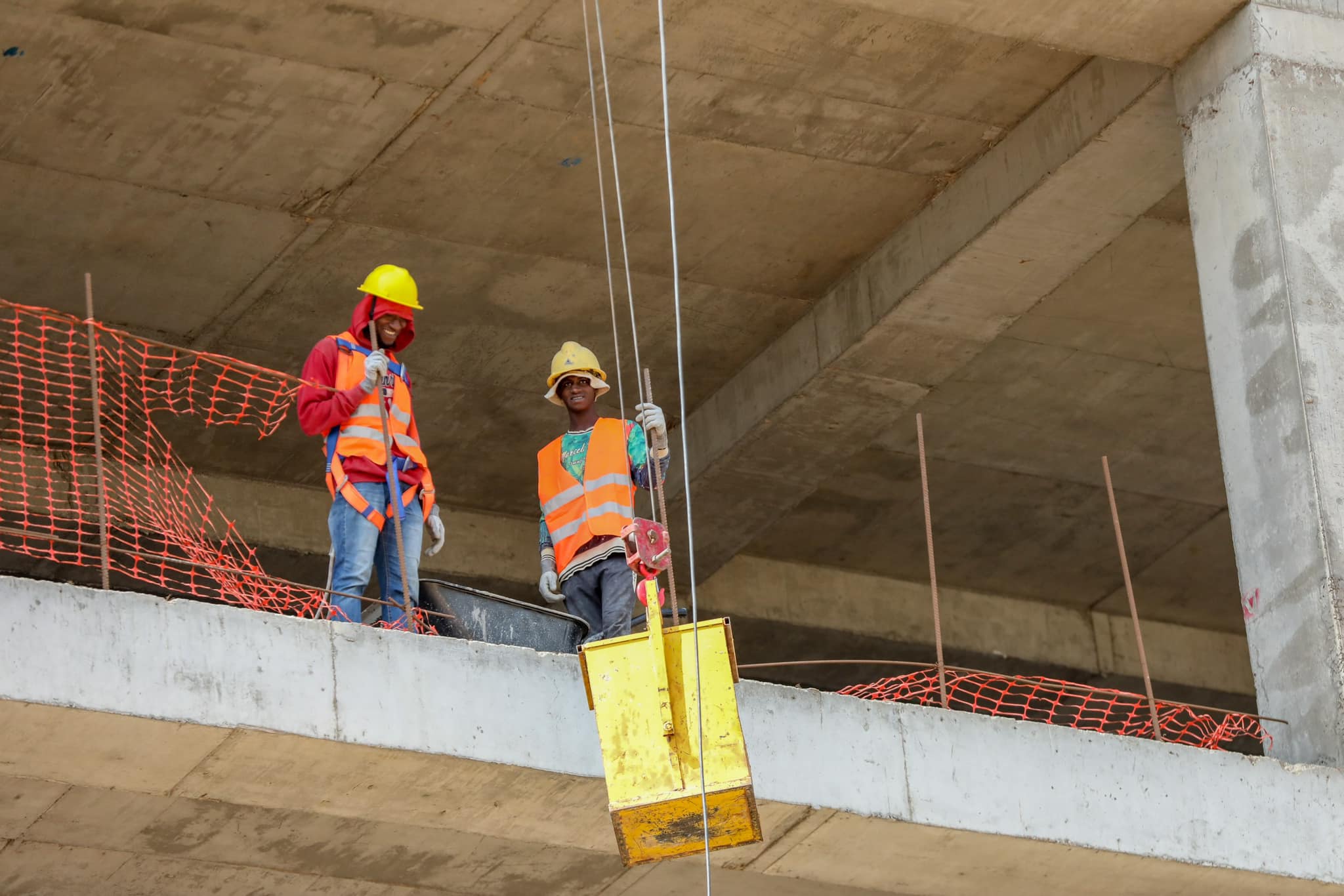 ​Le Chef de l'État Macky SALL s'est rendu aujourd'hui sur le chantier de construction de la polyclinique de l'hôpital principal de Dakar.