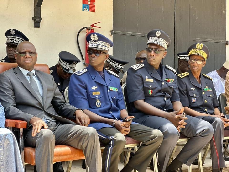 Une délégation du gouvernement a  assisté à la  levée du corps du père du ministre de l'Intérieur Antoine Félix Abdoulaye Diome, décédé à l’hôpital principal, ce mercredi 12 avril.