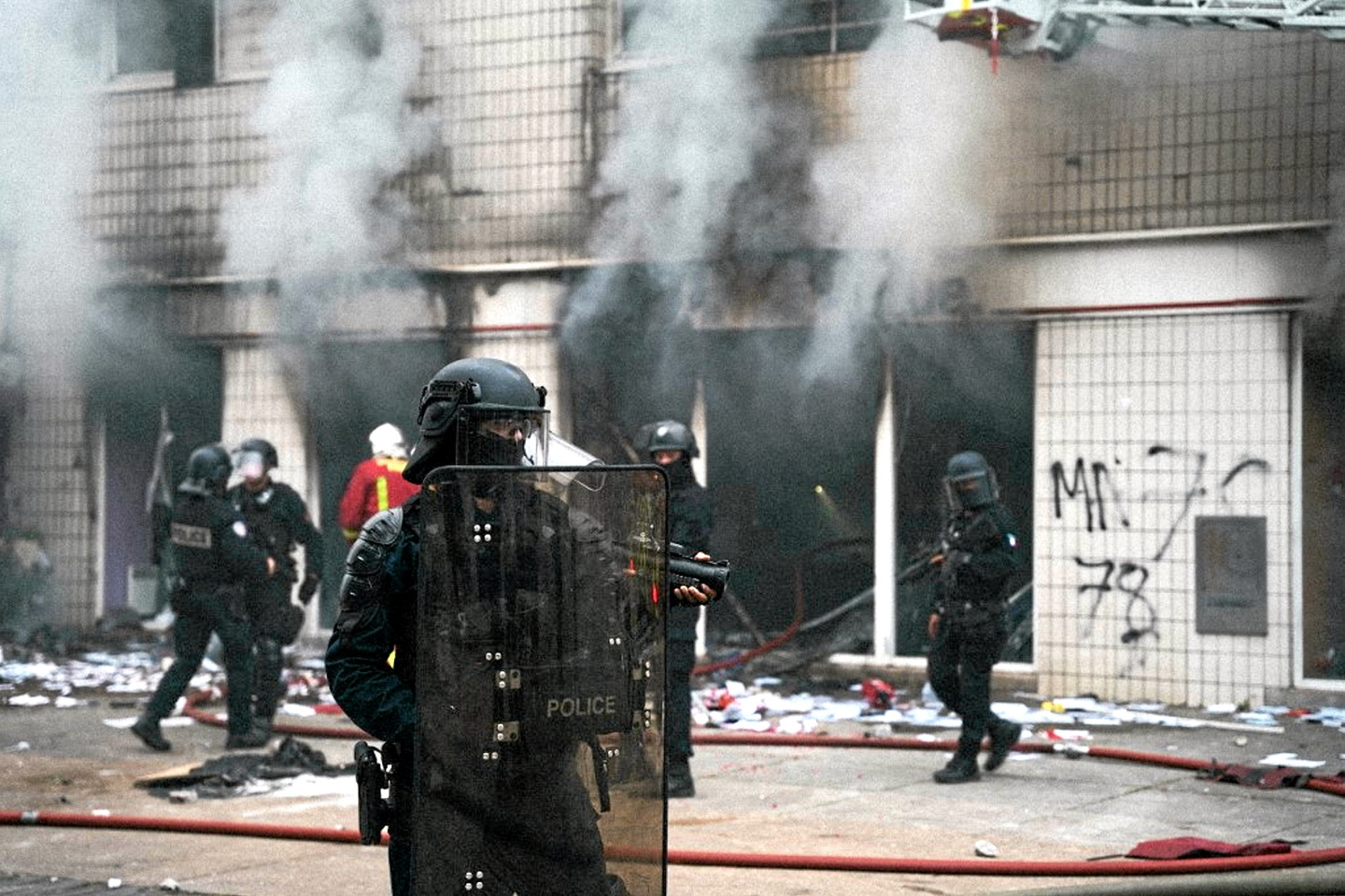 Émeutes urbaines: 719 interpellations en France, une soirée plus calme que les précédentes