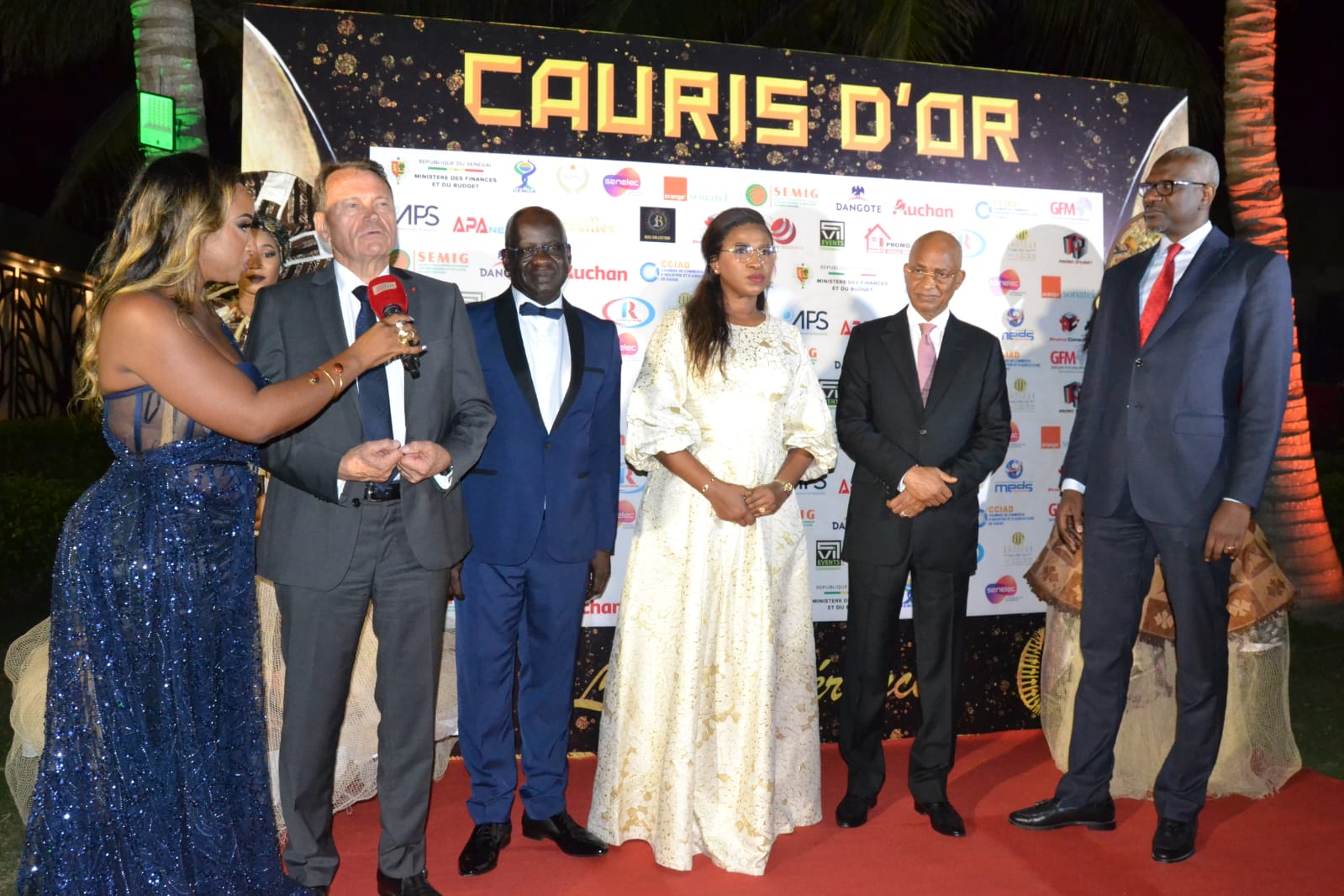 18 ème édition des Cauris d'Or- Les deux champions nationaux Youssou Ndour et Mbagnick Diop ont mis le feu au King Fahd Palace (IMAGES)