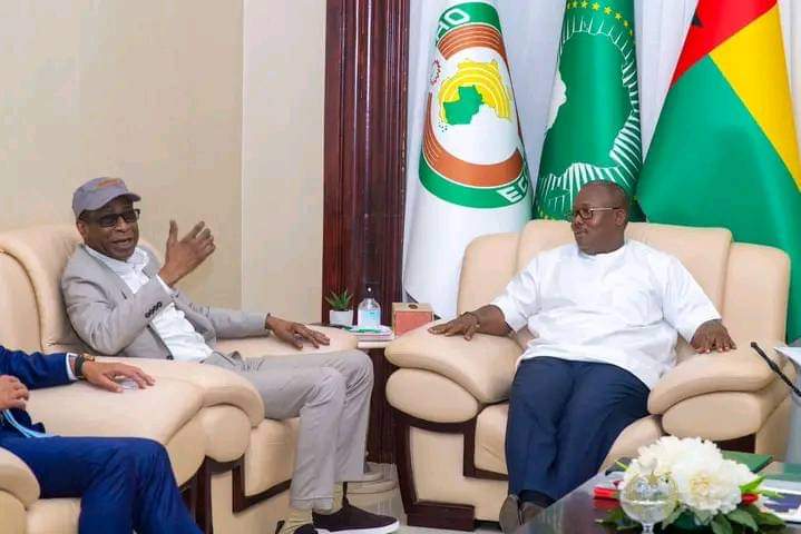 Le chanteur Sénégalais, Youssou Ndour, reçu par le Président   de Guinée Bissau Umaro Sissoko Embalo