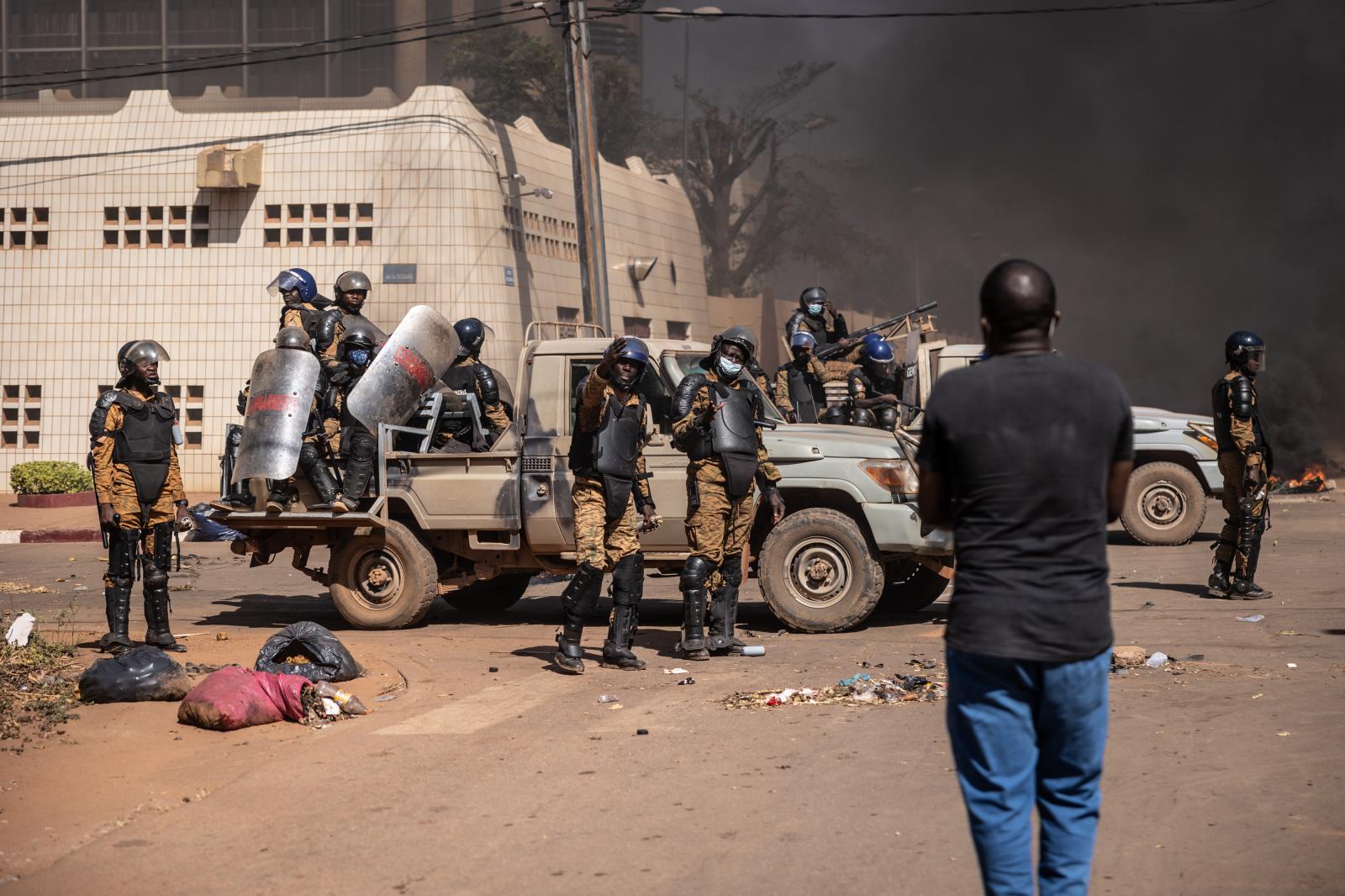 Burkina Faso: une attaque terroriste d'ampleur vise la ville de Djibo...